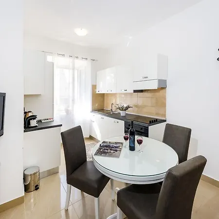 Gariful Apartment